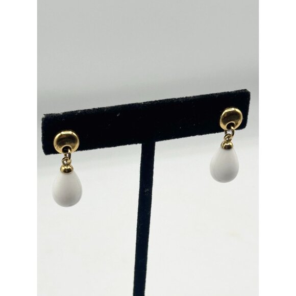 Vintage white bead dangle drop earrings - Picture 3 of 6